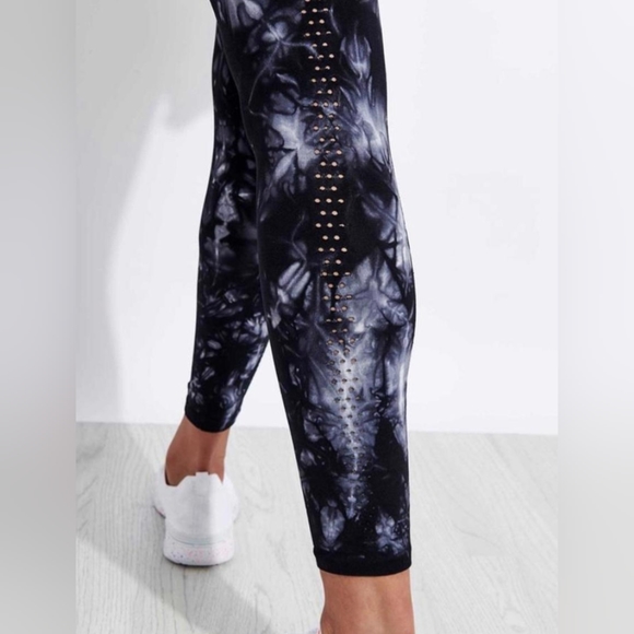 Free People Movement Good Karma Tie Dye Leggings - Picture 6 of 15